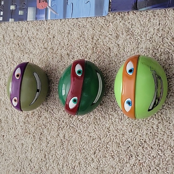 Ninja Turtle Metal Lunch box with sandwiche box, 3 snack holders and 2 puzzles. - Picture 7 of 11